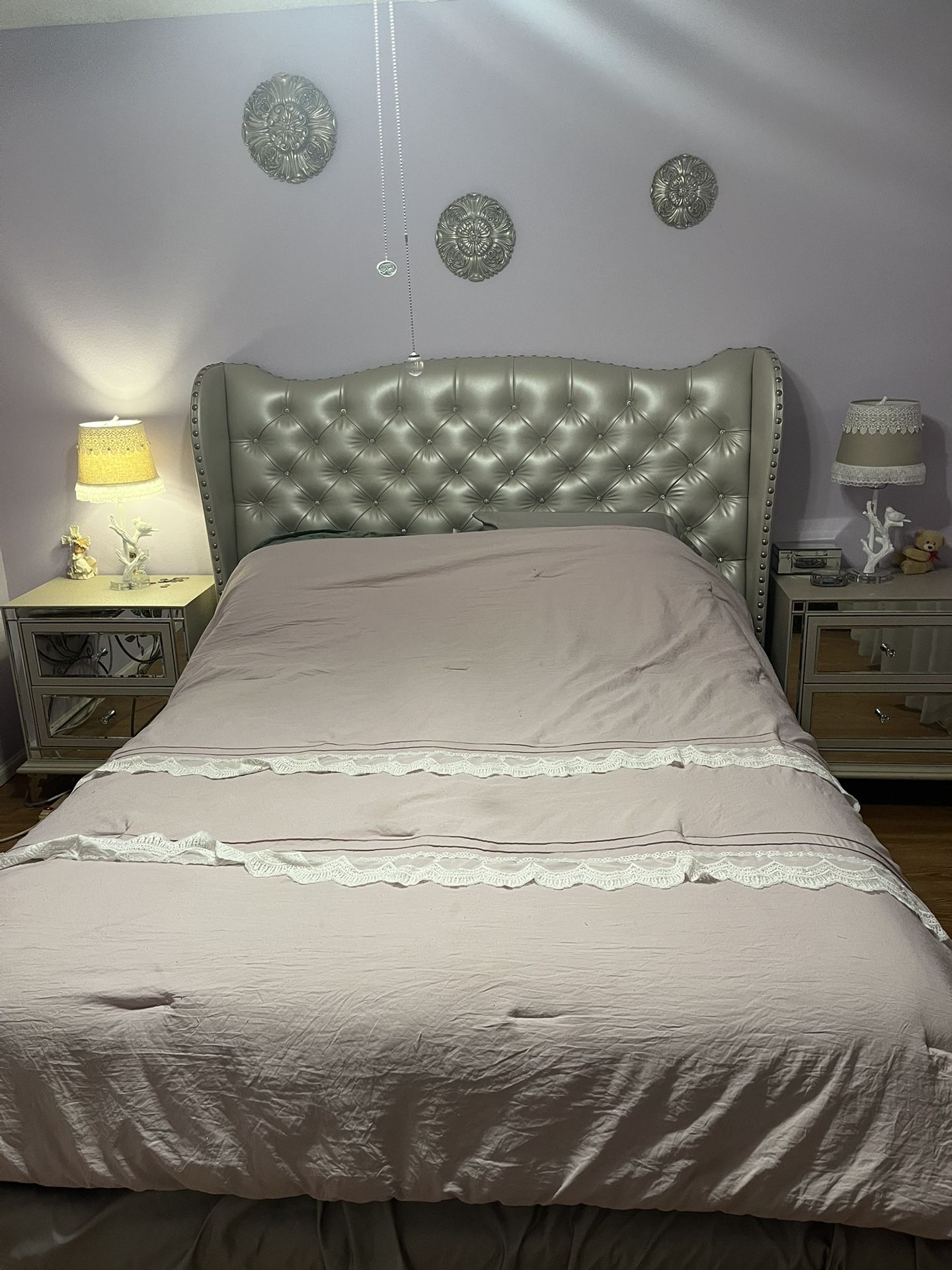 Fancy queen bedroom set