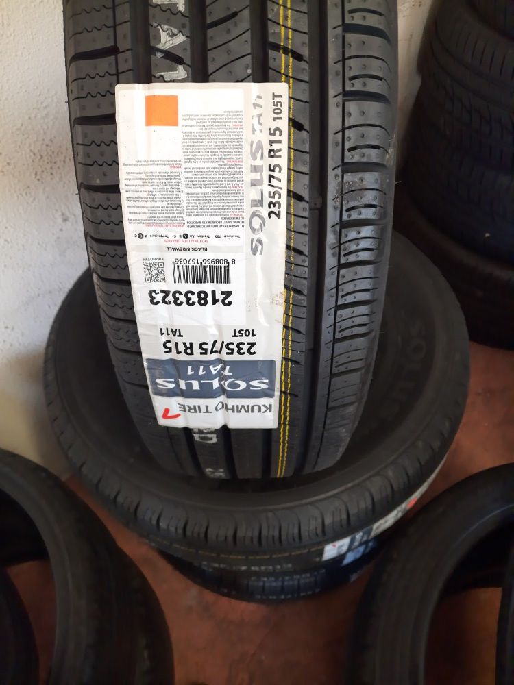 Set of 4 brand new tires 235/75/15