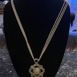 Vintage Silver Toned Pendant 24 Inch Necklace 