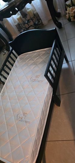 Toddler bed with mattress