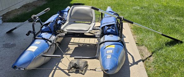 Classic Accessories Colorado Pontoon Boat for Sale in Moreno Valley, CA -  OfferUp