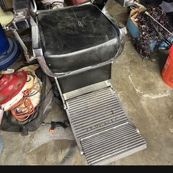 Belmont barber chair