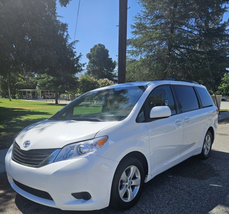 2015 Toyota Sienna