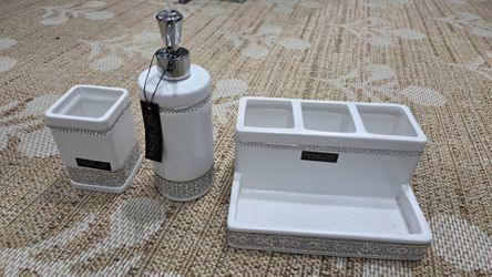 Rachel Zoe White Rhinestone Bathroom Set - 4 Pieces