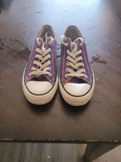 Converse Chuck Taylor Low Top Sneakers