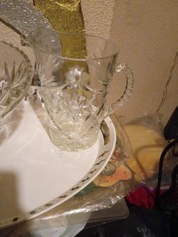 vintage Anchor Hocking prescut star pattern glass pitcher, crystal clear pressed glass