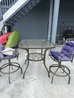 Outside Glass High Top Metal Table W/2 Stools/chairs