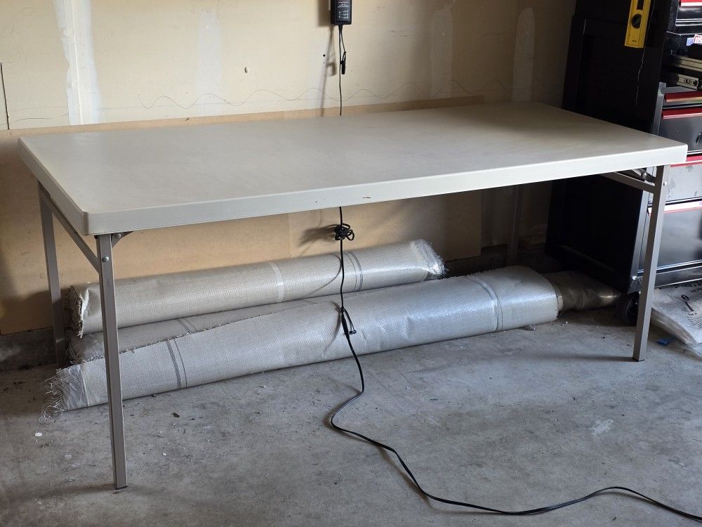 6' Folding Table