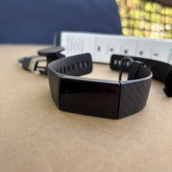 Fitbit Charge 4 Advanced Fitness Tracker + GPS 
