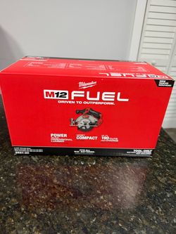 Milwaukee M12 FUEL 5-3/8” Circular Saw