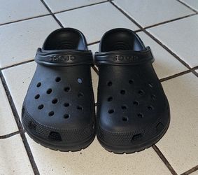 Black Crocs