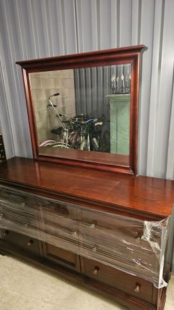 Dresser with mirror