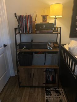 Cat litter shelving unit