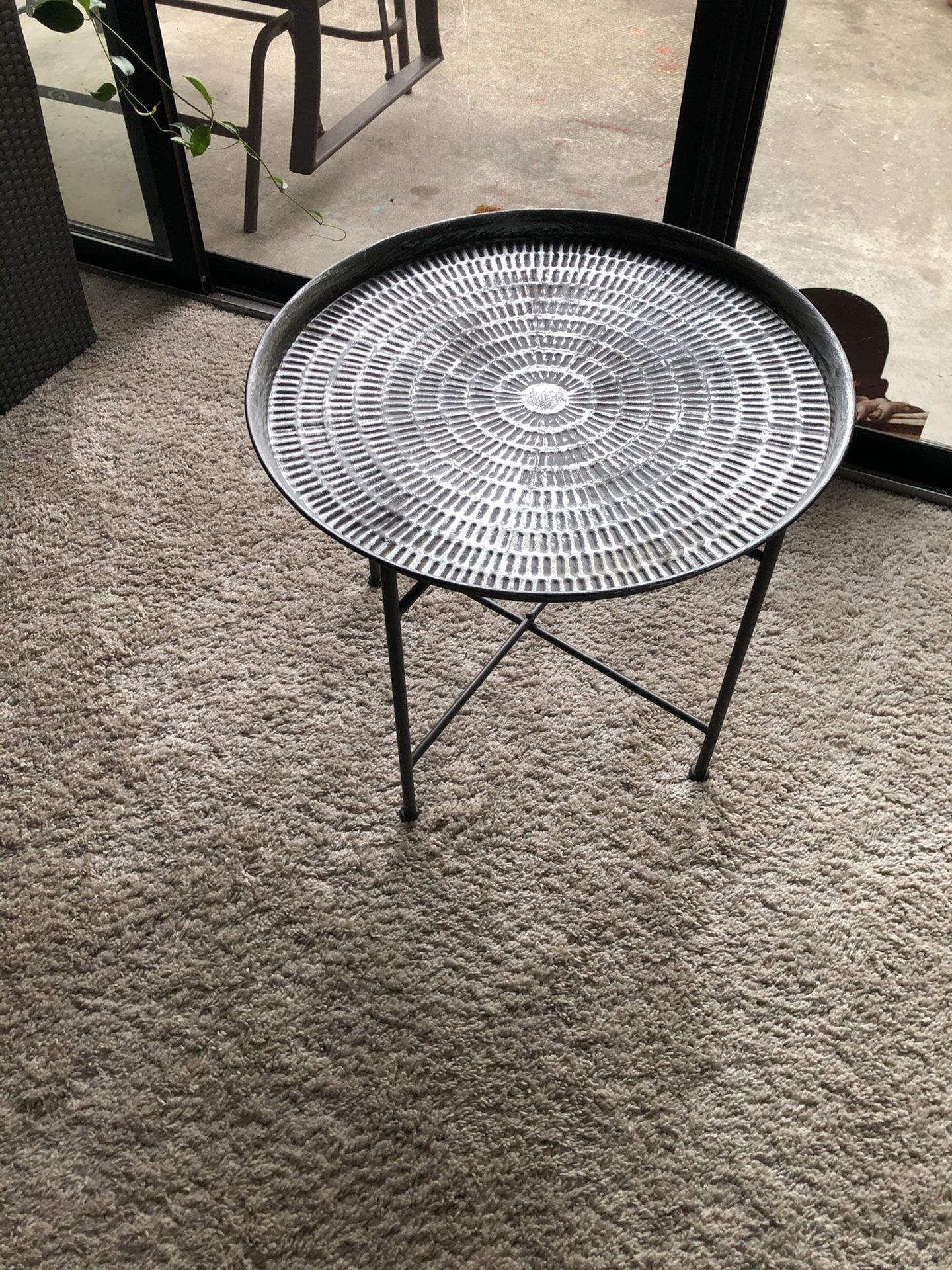 FOLDING METAL SIDE/ACCENT TABLE