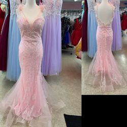 New With Tags Size 6 Light Pink & Sparkle Prom Dress & Formal Dress $255