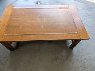 Wood Coffee Table with Inlay Detail