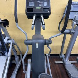 Star Trac Elliptical Trainer 