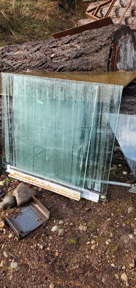 Free Glass Rails