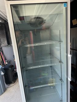 Master-bilt  display Cooler nice and big