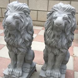 New Set Of Lions Made Out Of Cement Beautiful Yard Decoration 