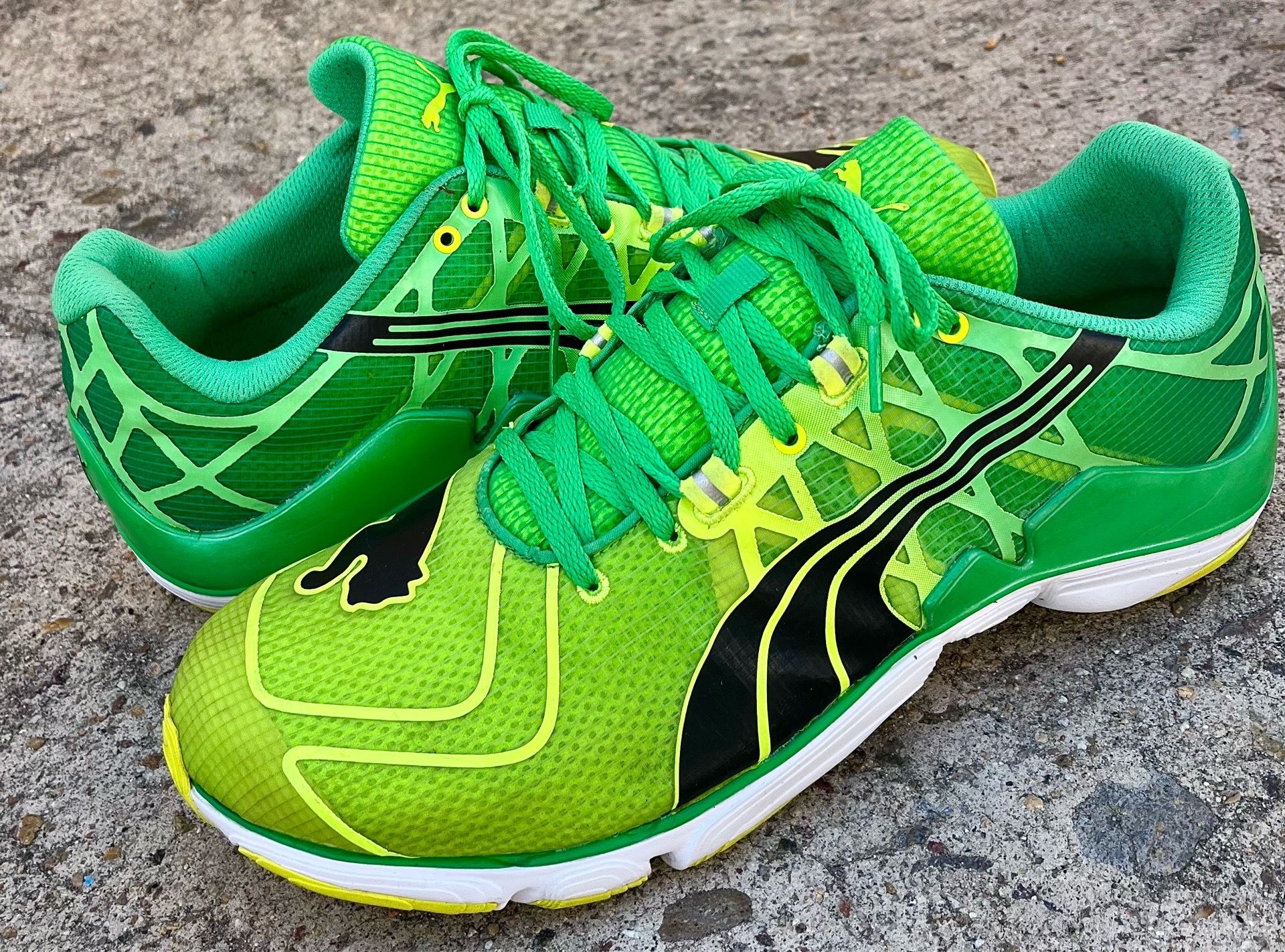 PUMA RUNNING SHOES
