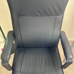 Black Height Adjustable Desk Chair