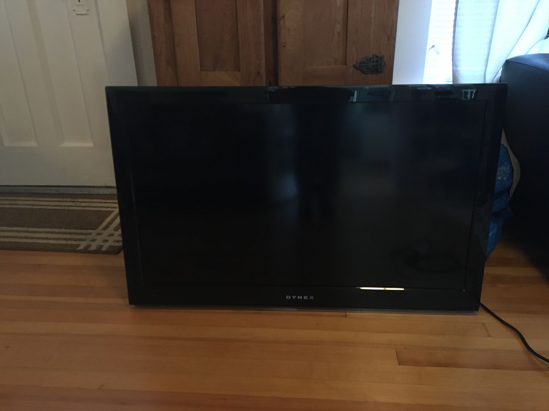 Dynex 42 inch television