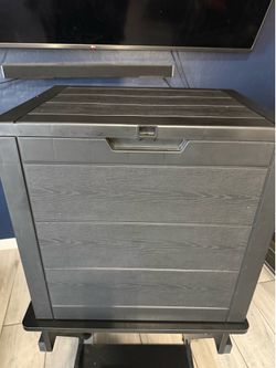 (BRAND NEW)🔥🔥🔥BLOWOUT-SALE/35 Gallon Outdoor Storage Deck Box