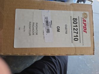 2004-2005 Radiator For Impala, Monte Carlo Or Grand Prix