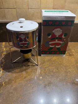 Vintage Potpourri Scenter with stand Enesco red gold green Santa design