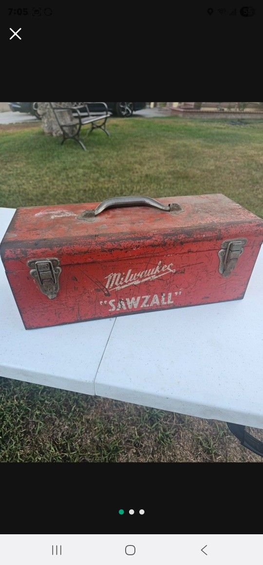 Milwaukee Vintage Saw Saw 