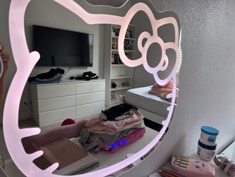 Hello Kitty Mirror