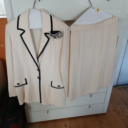 St John Collection Yellow Jacket Skirt  2pc Suit Buttons Black Trims