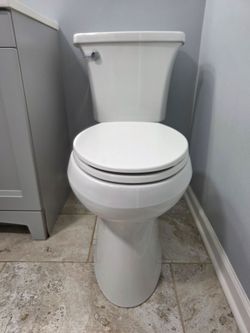 Kohler toilet STILL AVAILABLE
