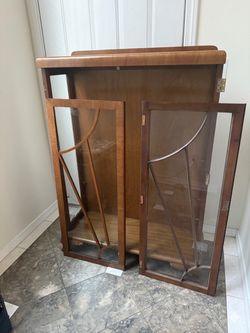 Cabinet (wood)