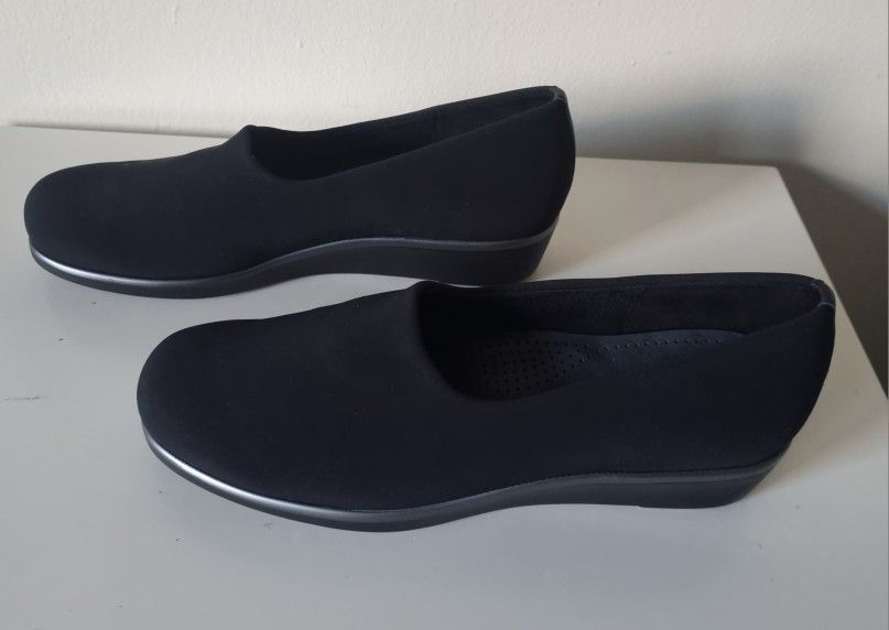 SAS Women's Bliss Slip-On Size 8