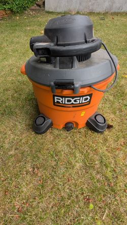 RIDGID 12 Gal 5.0 Peak HP Wet/Dry Shop Vac with Hose & Attachments