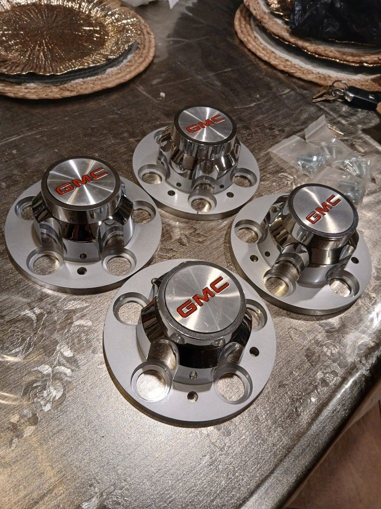 5x5 Rally Center Caps