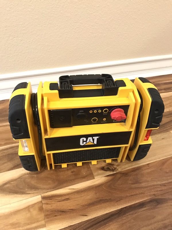 CAT CJ 3000 2000 peak amp. Jump starter