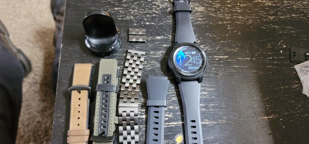 Samsung Galaxy Watch With Extra Wrist Bands