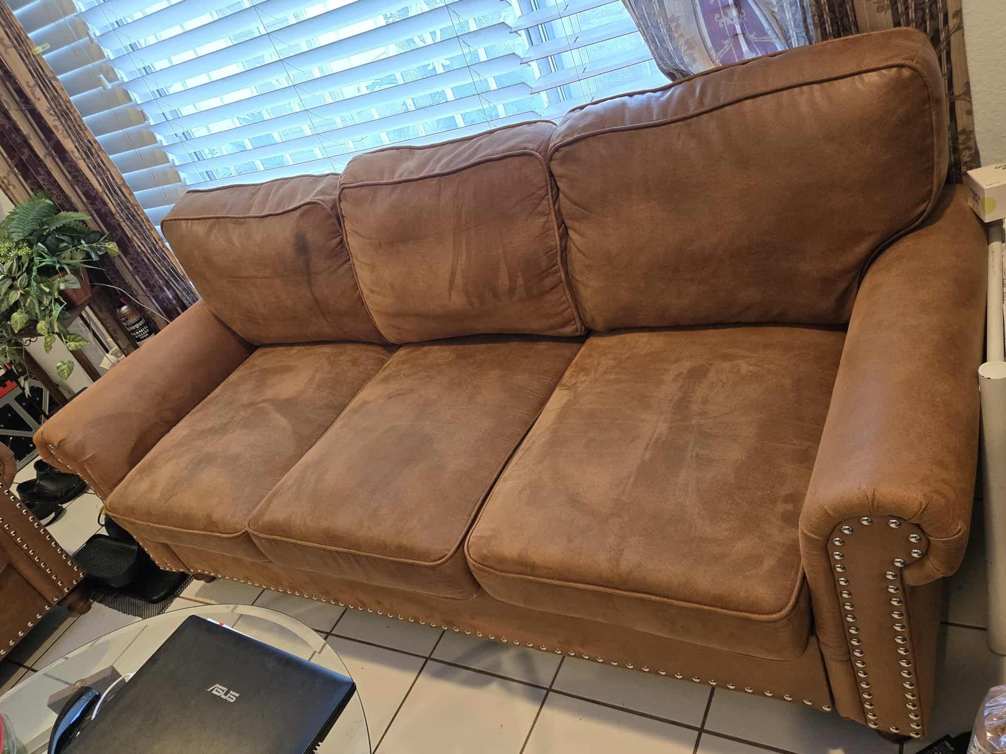 Excellent condition 2 pieces comfortable stylish Faux leather living room set: sofa and loveseat 