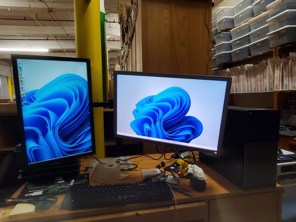 Duo monitors with stands and all cables hook up