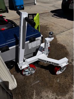 Trailer tug for boats and trailers