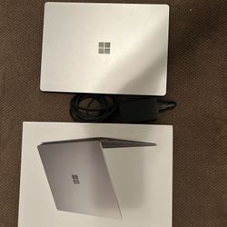 Microsoft Surface Laptop 4 Like New 700