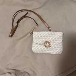 Michael Kors Cross Body Purse 