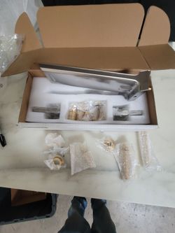 wall mounted tub filler