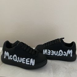 Alexander McQueen Graffiti 