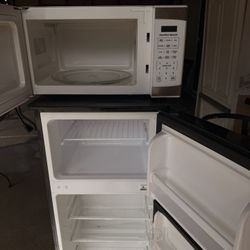 MICROWAVE & FRIDGE