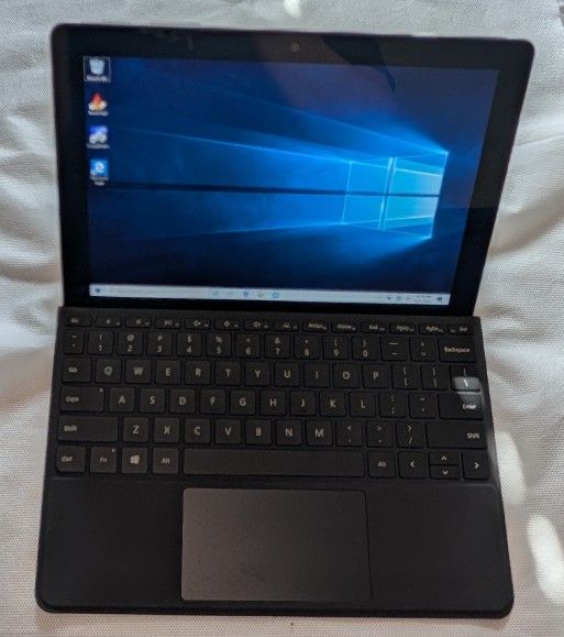 VERY NICE MICROSOFT SURFACE GO WINDOWS 10 TABLET 128GB STORAGE 8GB RAM