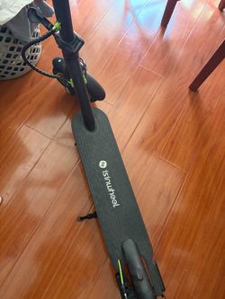 isinwheel S9 PRO Electric Scooter - Like New (220 lb Capacity / Turn Signals)